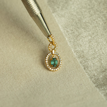 0.54ct Natural Alexandrite 18k Yellow Gold Pendant